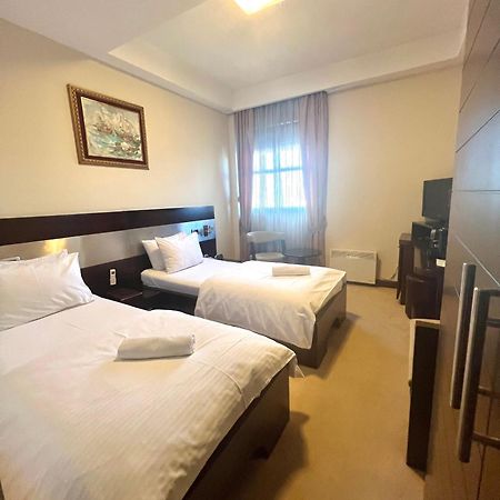 Hotel Aria Mitrovici  Luaran gambar