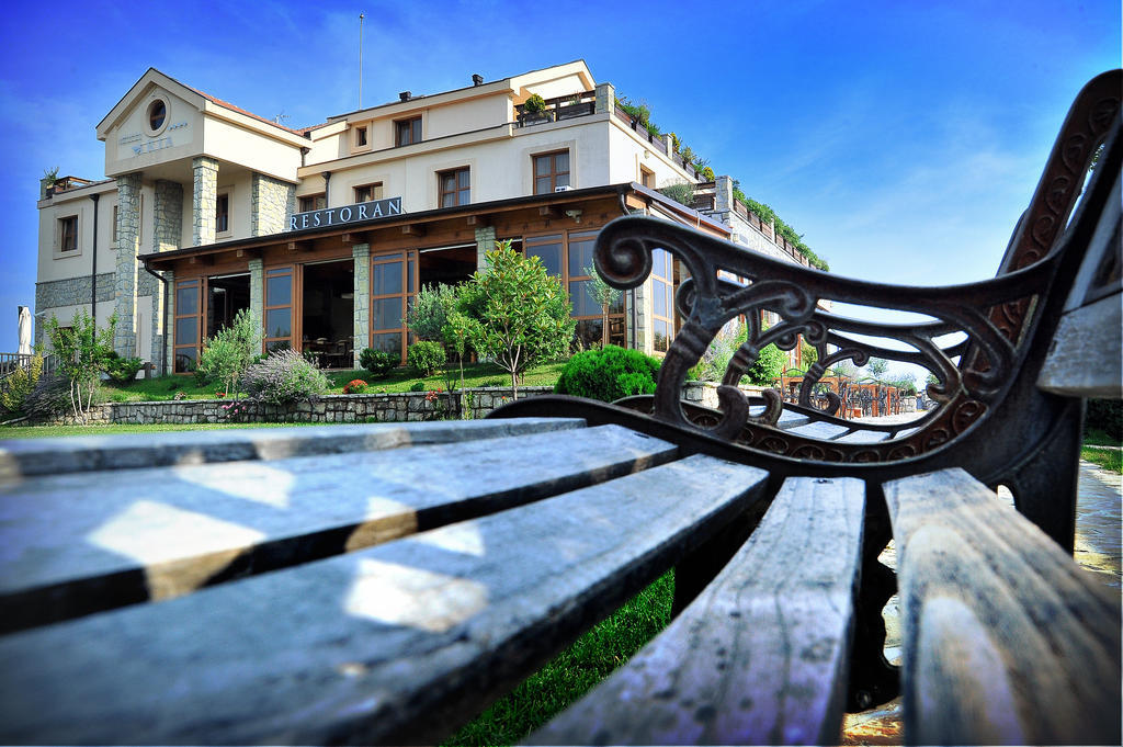 Hotel Aria Mitrovici  Luaran gambar
