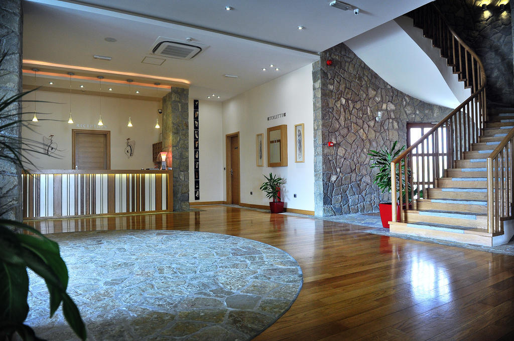 Hotel Aria Mitrovici  Luaran gambar